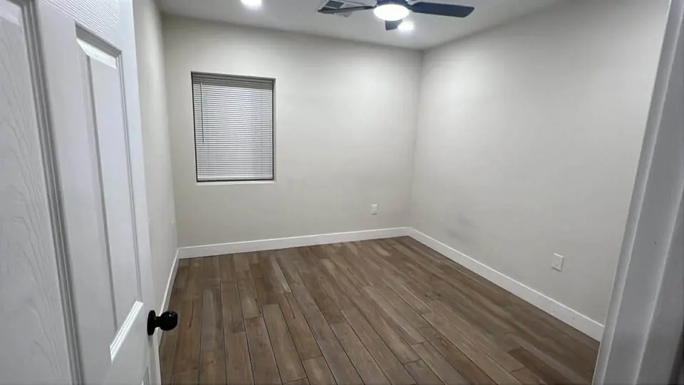 Recámara principal con ventilador de techo